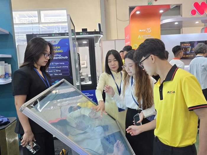 Hiện nay, giá trị giao dịch thanh toán không dùng tiền mặt bình quân lên tới 1,05 triệu tỷ đồng/ngày.