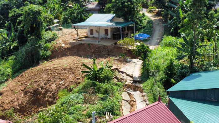 Hàng chục hộ dân bị ảnh hưởng bởi sạt lở đất mỗi mùa mưa bão