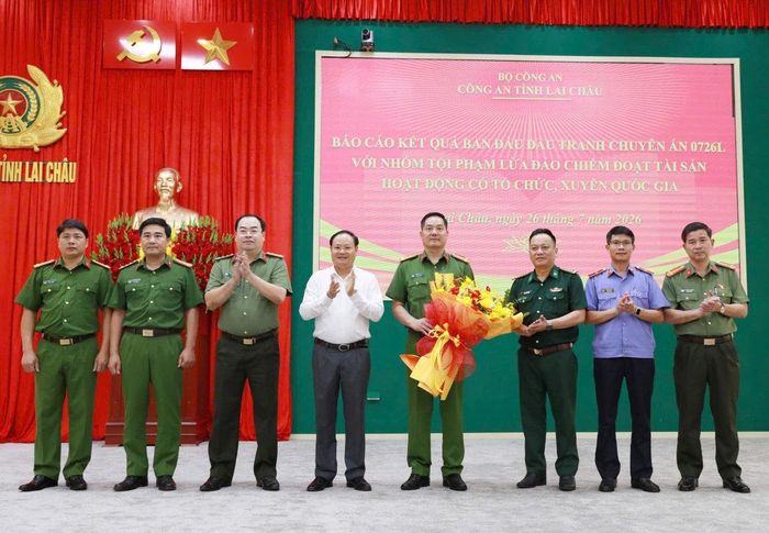 Bí thư Tỉnh ủy Lai Châu Lê Minh Ngân biểu dương Ban chuyên án 0726L Công an Lai Châu.