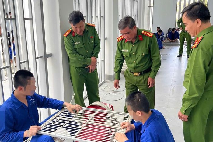 Công an và Chi nhánh NHCSXH TP Huế đã phối hợp tổ chức hơn 220 buổi tuyên truyền tại cơ sở, phổ biến chính sách cho hơn 1.000 phạm nhân tại Trại tạm giam Công an TP Huế và Trại giam Bình Điền.