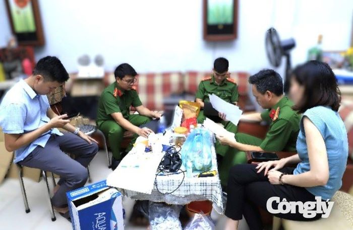 Làm việc với Nguyễn Thị Thúy.