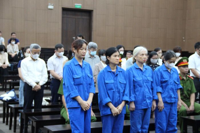 Các bị cáo tại phiên tòa.