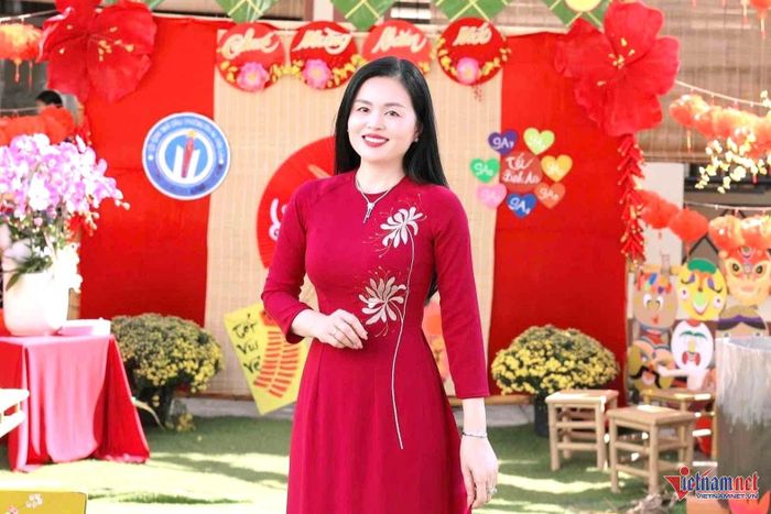 Bà Mười được đánh giá là một hiệu trưởng giàu năng lực và tâm huyết với nghề. Ảnh: NVCC