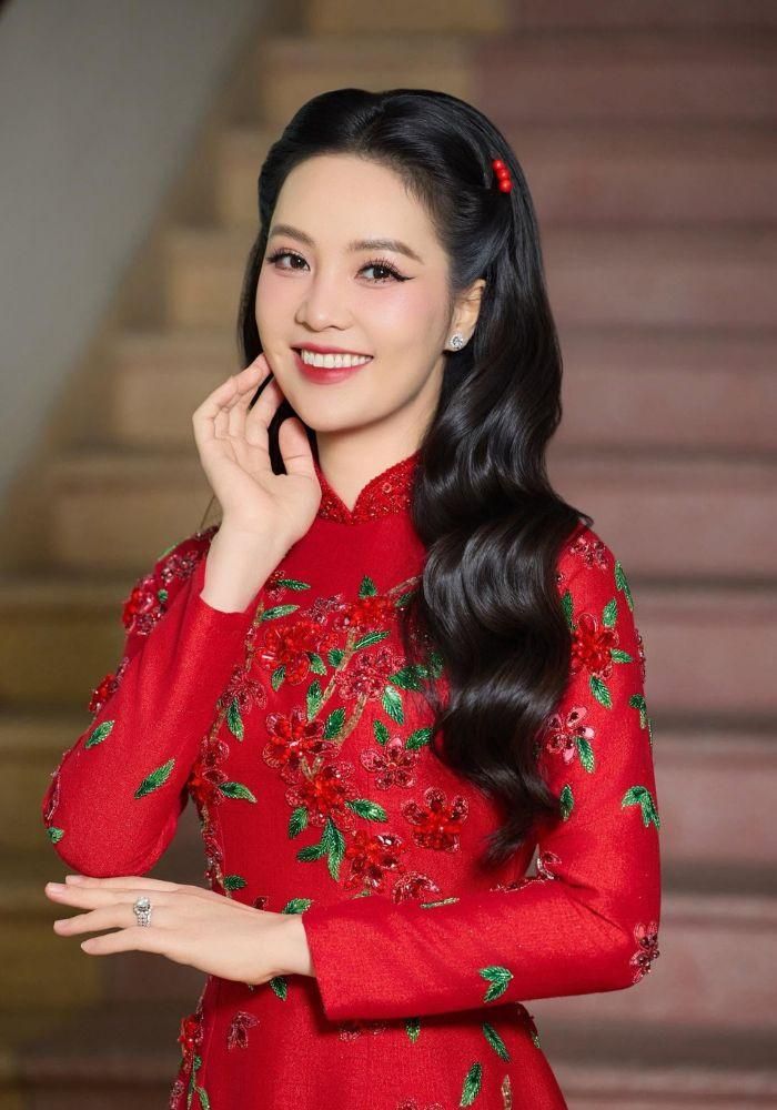 Thụy Vân là 1 trong những người đẹp thành công nhất khi rẽ hướng ngành truyền hình. 