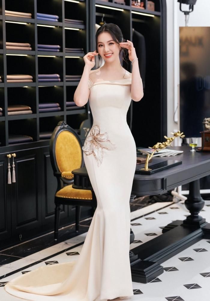 Thụy Vân kín tiếng hôn nhân. 