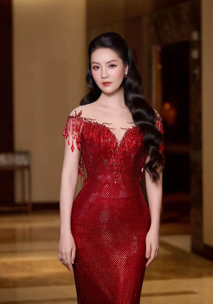 Á hậu, MC Thụy Vân. 