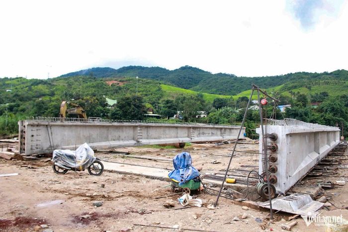 Dự kiến cầu Đăk Tung sẽ hoàn thành và đưa vào sử dụng trong quý I/2027. Ảnh: Ngọc Chí