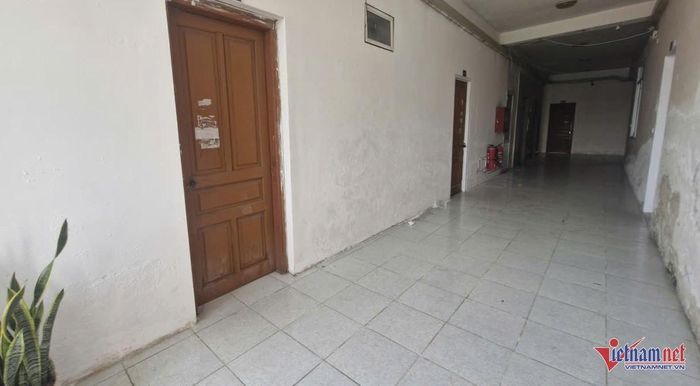 Một người đàn ông tên T. thuê 2 phòng liền kề. Ảnh: ĐH