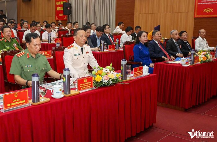 Phó Chủ tịch nước Võ Thị Ánh Xuân, Phó Thủ tướng thường trực Phạm Gia Túc và các đại biểu tham dự buổi lễ. Ảnh: Phạm Hải