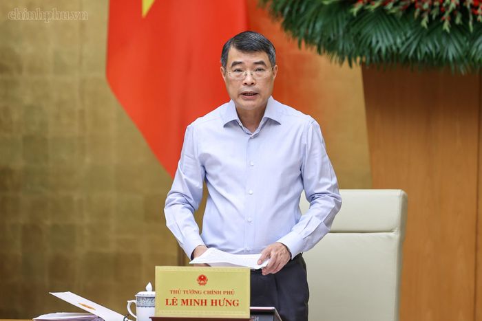 Thủ tướng yêu cầu các bộ, ngành khẩn trương thực hiện tổng rà soát hệ thống pháp luật; chủ động nhận diện, xử lý những quy định mâu thuẫn, chồng chéo, bất cập. Ảnh: VGP