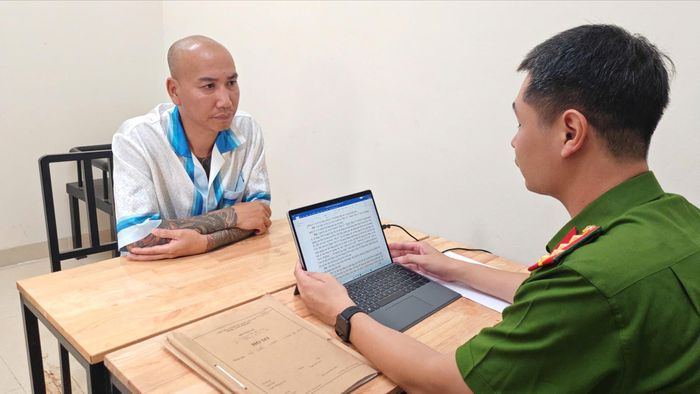 Lê Văn Phú tại cơ quan công an. Ảnh: CACC
