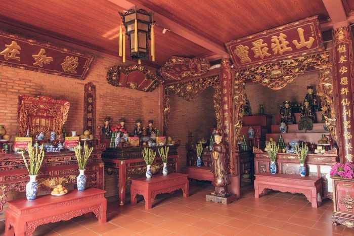 Lý Nhã Kỳ chia sẻ khuôn viên biệt thự ở quê.