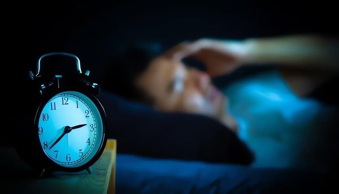 Khi phong độ bắt đầu phập phù, nam giới thường rơi vào trạng thái tự ti, lo âu và sợ hãi mỗi khi gần gũi bạn đời. (Ảnh minh họa)