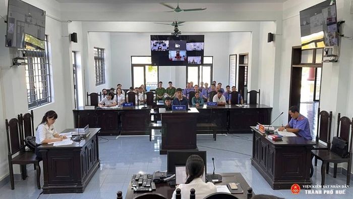 Quang cảnh phiên tòa.