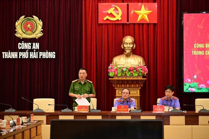  Đại tá Phạm Chí Hiếu, Phó Giám đốc Công an TP Hải Phòng, Thủ trưởng cơ quan quản lý tạm giữ, tạm giam và quản lý hi hành án hình sự tại cộng đồng phát biểu tại hội nghị.