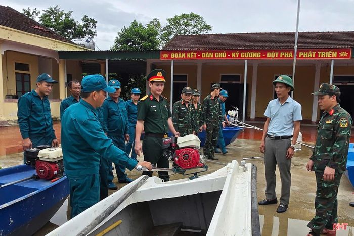 LLVT xã Cẩm Duệ sẵn sàng phương tiện, trang bị để thực hiện nhiệm vụ phòng chống thiên tai.