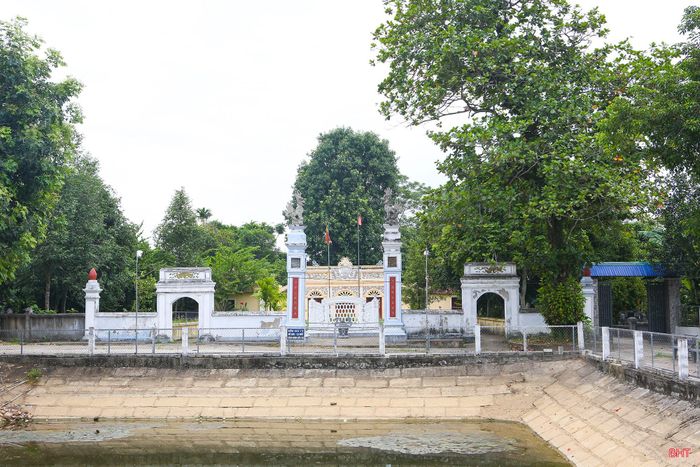 Di tích lịch sử quốc gia đền Gôi Vị (xã Sơn Tiến), quê hương bà Trần Thị Lý.