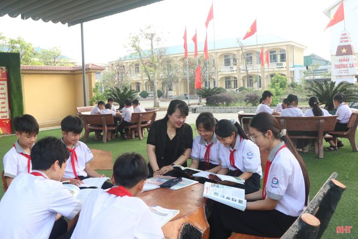 Trường THCS Mỹ Châu là một trong bốn cơ sở giáo dục trên cả nước được vinh danh tại chương trình và là cơ sở giáo dục duy nhất của Hà Tĩnh nhận giải thưởng “Trường học xanh – Cộng đồng học tập bền vững 2026”.
