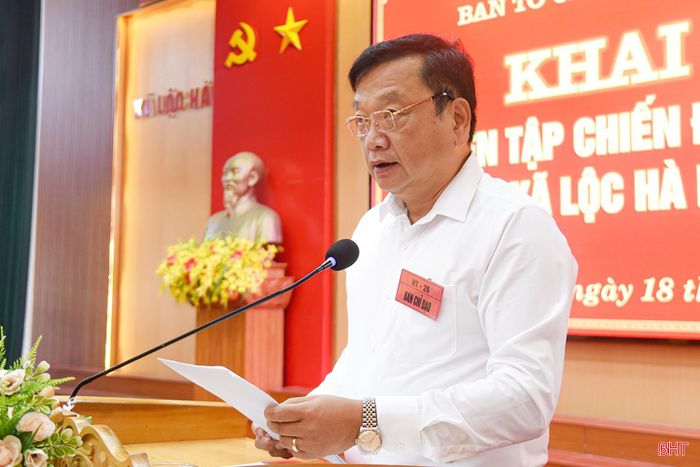 Phó Chủ tịch UBND tỉnh Hồ Huy Thành phát biểu giao nhiệm vụ.