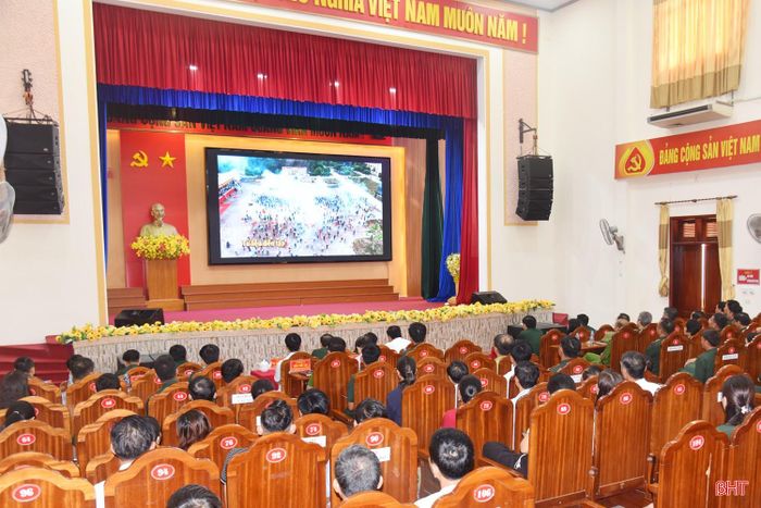 Ban Tổ chức diễn tập xã Lộc Hà triển khai thực hiện giai đoạn 1 của cuộc diễn tập.