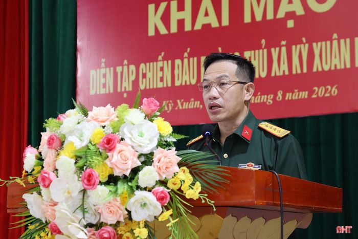 Đại tá Chu Minh Đạo - Phó Chỉ huy trưởng Bộ CHQS tỉnh phát biểu chỉ đạo tại buổi lễ khai mạc.