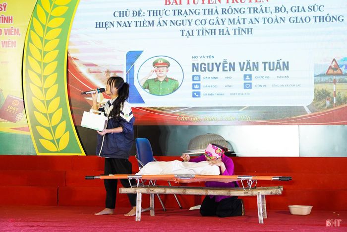 Các chủ đề về an toàn giao thông, phòng cháy chữa cháy, lừa đảo trực tuyến, phòng ngừa tội phạm, chuyển đổi số, xây dựng văn hóa chấp hành pháp luật... được truyền tải sinh động, giúp thông tin pháp luật trở nên dễ hiểu, dễ nhớ.