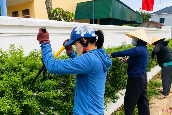 Trong đợt cao điểm, các thôn của xã Xuân Lộc đã xây dựng kế hoạch cụ thể, tập trung vào những phần việc trọng tâm như: tuyên truyền, vận động người dân tham gia xây dựng NTM; chỉnh trang khu dân cư kiểu mẫu; trồng mới, cắt tỉa hàng rào xanh; vệ sinh môi trường, tạo cảnh quan sáng - xanh - sạch - đẹp; xây dựng đời sống văn hóa, nếp sống văn minh; chỉnh trang nhà văn hóa, sân thể thao và các công trình phụ trợ...