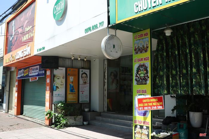 Mặt bằng kinh doanh đang chờ khách thuê trên đường Xuân Diệu (phường Thành Sen).