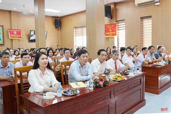 Các đại biểu tham dự hội nghị.