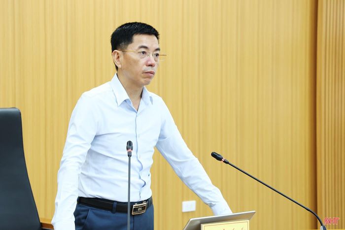 Giám đốc Sở Tư pháp Nguyễn Quốc Tuấn phát động tham gia Cuộc thi trực tuyến “Tìm hiểu về Hiến pháp và pháp luật trong kỷ nguyên số” trên Cổng Pháp luật quốc gia.