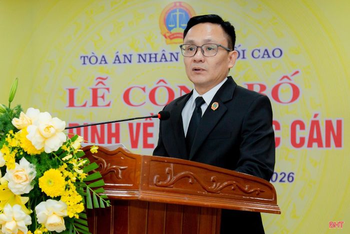 Tân Phó Chánh án TAND tỉnh Bùi Quang Năng phát biểu nhận nhiệm vụ.