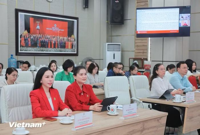 Việc học tập, quán triệt Nghị quyết không chỉ để biết các nội dung của Nghị quyết mà phải “hiểu đúng, hiểu sâu, suy nghĩ nghiêm túc và cùng nhau trao đổi về những vấn đề đặt ra đối với Hội trong một nhiệm kỳ mới.” (Ảnh: Hoài Nam/Vietnam+)