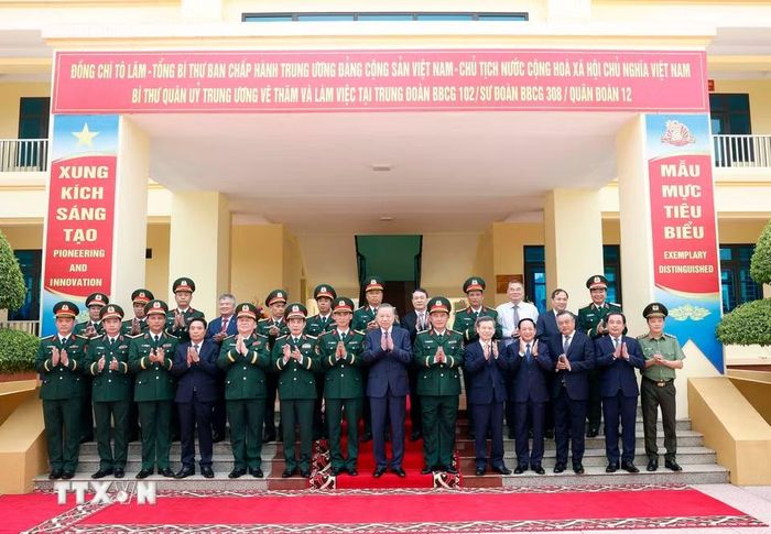 Tổng Bí thư, Chủ tịch nước Tô Lâm và các đại biểu. (Ảnh: Thống Nhất/TTXVN)