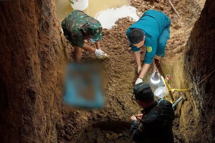Lực lượng chức năng đã phát hiện 3 bộ hài cốt liệt sĩ trong quá trình tìm kiếm tại khu vực mộ tập thể ở ấp Lạc An 3, xã Thường Tân, Thành phố Hồ Chí Minh (trước đây thuộc huyện Bắc Tân Uyên, tỉnh Bình Dương). (Ảnh: PV/Vietnam+)