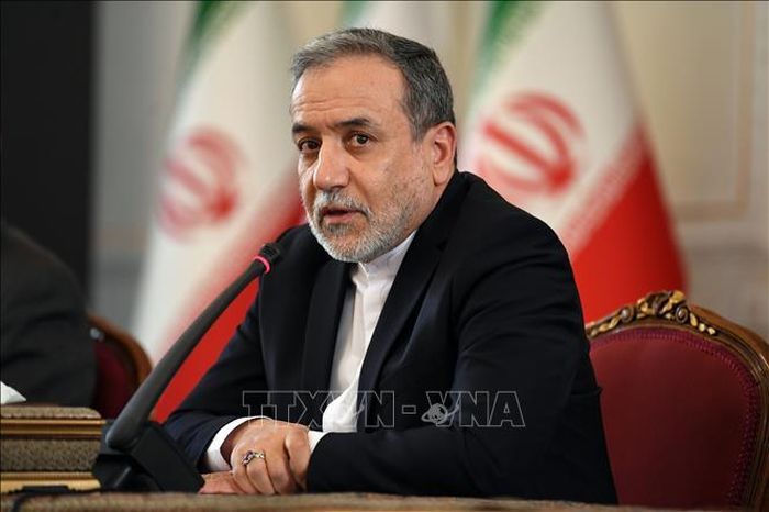 Ngoại trưởng Iran Seyed Abbas Araghchi phát biểu tại một cuộc họp báo ở Tehran. Ảnh: THX/TTXVN