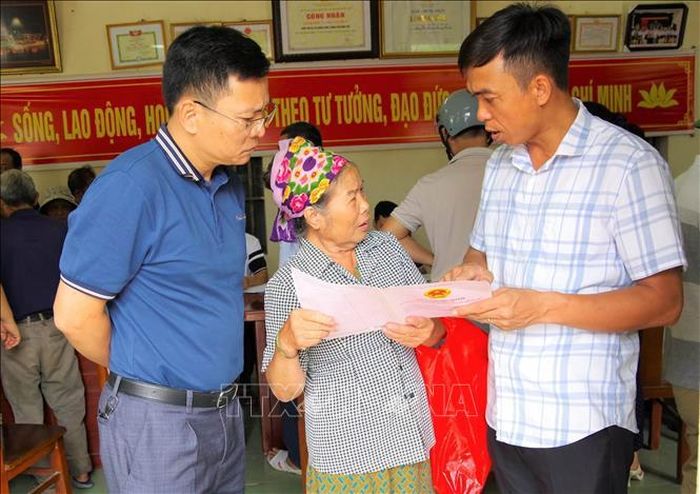 Văn phòng Đăng ký đất đai tỉnh Hưng Yên khẩn trương hoàn thành việc cập nhật cơ sở dữ liệu về đất đai. Ảnh: Thế Duyệt/TTXVN
