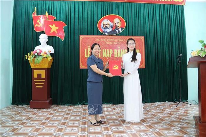 Năm 2026, tỉnh Hưng Yên phấn đấu kết nạp trên 5.400 đảng viên mới.
