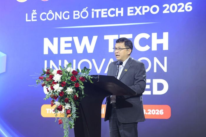 Ông Lâm Nguyễn Hải Long, Chủ Tịch Hội Tin học Thành phố Hồ Chí Minh, phát biểu tại lễ công bố.