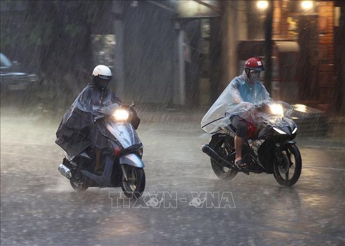 Cảnh báo mưa dông ở Bắc Bộ trong những ngày tới. Ảnh: TTXVN