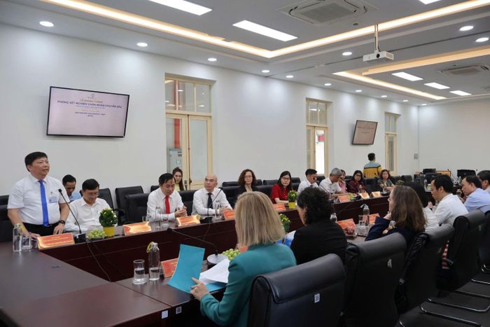 PGS.TS.BSCKII Nguyễn Vũ Trung phát biểu tại lễ khánh thành Phòng xét nghiệm Chẩn đoán chuyên sâu. Ảnh: CTV