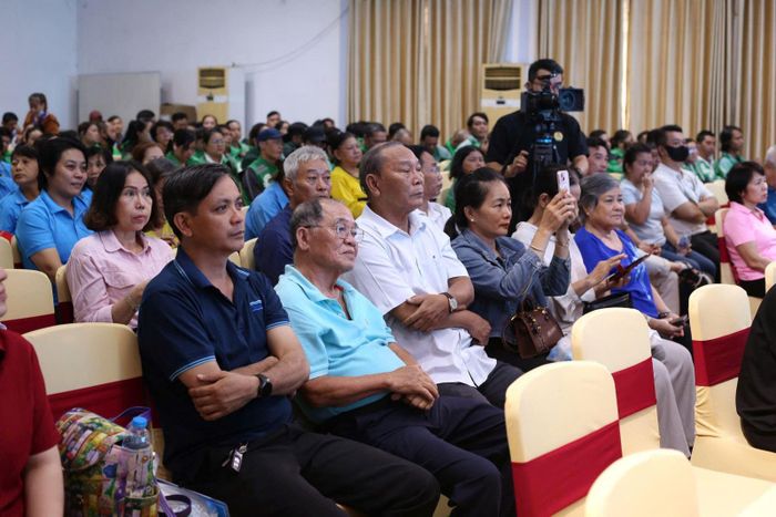 Cán bộ công đoàn, đoàn viên và người lao động cùng tham gia hưởng ứng xây dựng khu nhà trọ an toàn, không tội phạm, không ma túy.