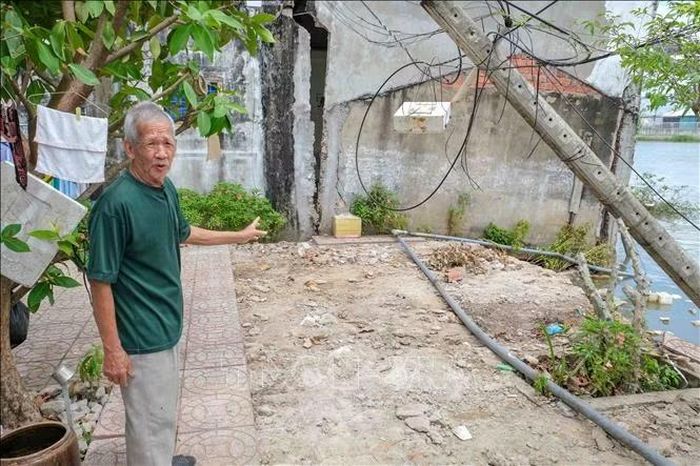 Sạt lở bờ sông ảnh hưởng đến cuộc sống của người dân xã Thới An Hội, thành phố Cần Thơ.