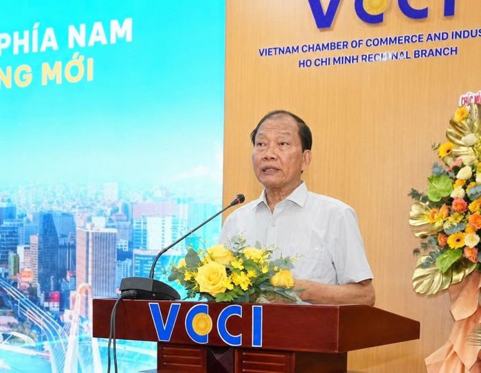 Ông Hoàng Quang Phòng, Phó Chủ tịch Liên đoàn Thương mại và Công nghiệp Việt Nam (VCCI) phát biểu tại Diễn đàn.
