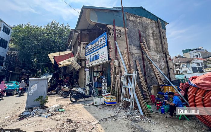 Theo đó, khu vực thực hiện dự án có diện tích khoảng 6.800m², là phần đất xen kẹt hình thành sau quá trình giải phóng mặt bằng phục vụ dự án đường Vành đai 1, đoạn Hoàng Cầu - Voi Phục.