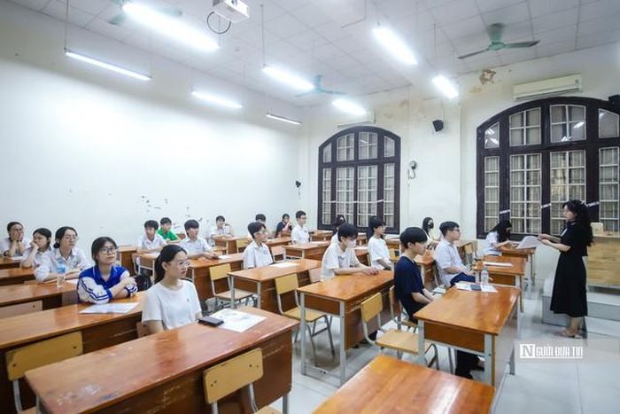 Việc giảm số lượng môn thi sẽ góp phần giảm áp lực cho học sinh, gia đình và nhà trường (Ảnh: Hữu Thắng).