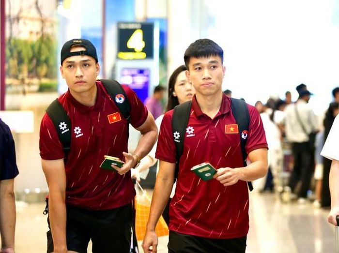 Tuyển Việt Nam đã trở về nước. Ảnh: VFF.