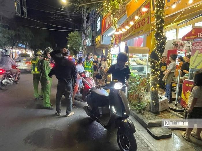 Lực chức năng phường Quy Nhơn thường xuyên kiểm tra, chấn chỉnh tình trạng lấn chiếm vỉa hè.