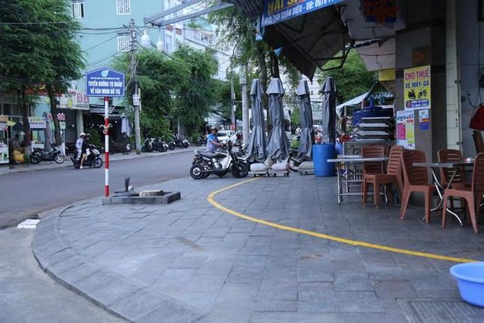 Các tuyến đường trung tâm đông người dân và du khách qua lại sẽ được ưu tiên thực hiện trước. Ảnh:NT