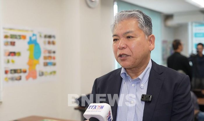 Ông Hiroshi Ogata, Vụ trưởng Vụ Sản xuất thuộc Văn phòng Quản lý Nông nghiệp vùng Tohoku, trả lời phỏng vấn của phóng viên TTXVN. Ảnh: Nguyễn Tuyến – Pv TTXVN tại Nhật Bản