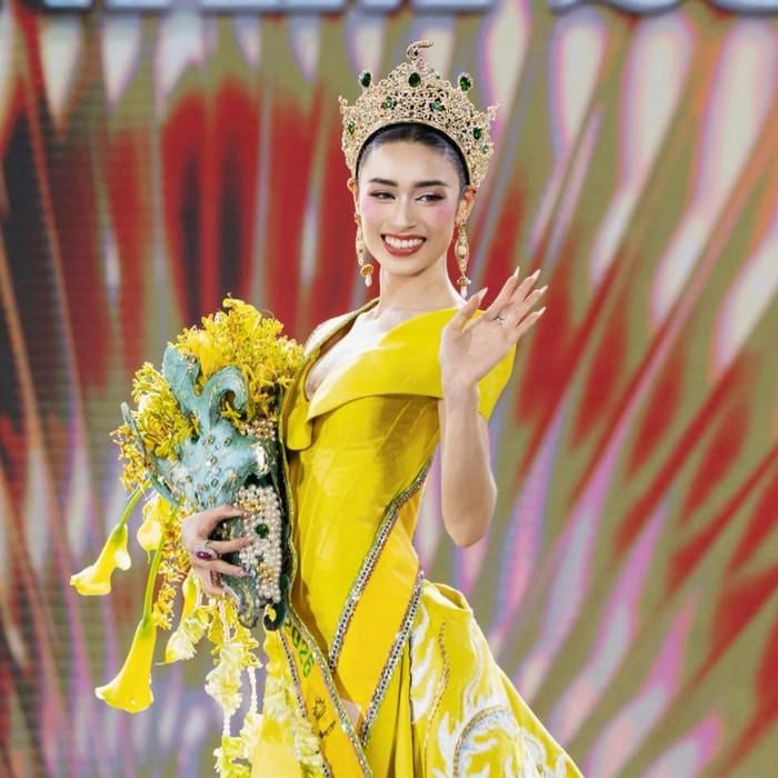 Emoura Phạm đăng quang Miss Grand Vietnam 2026.